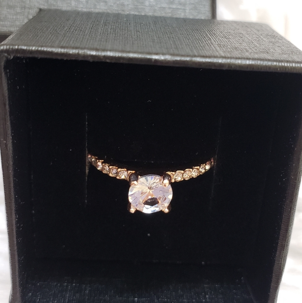 Sparkling Round Cubic Zirconia Ring rose gold - Picture 10 of 11